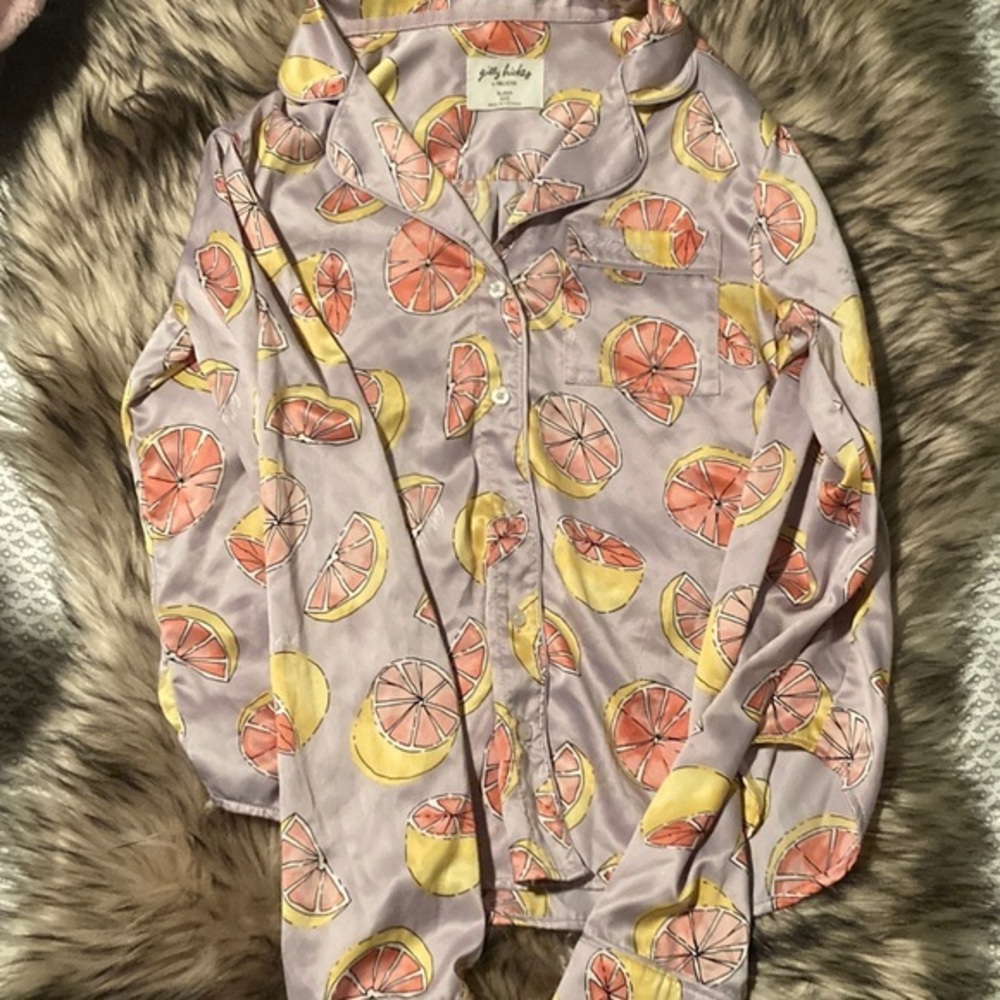 Gilly Hick's ◦ silky grapefruit sleep shirt